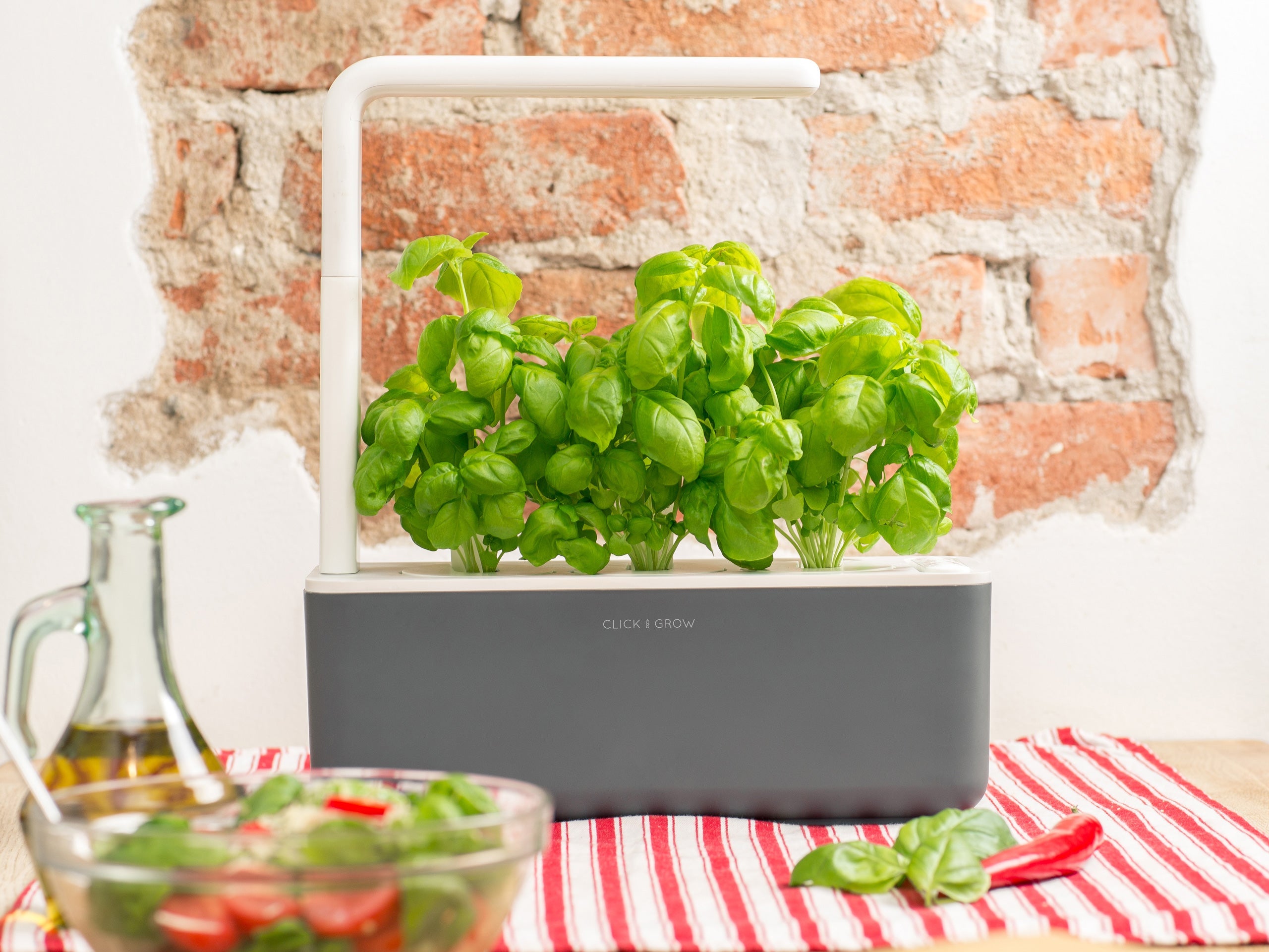 Elevate Your Indoor Greenery with the Smart Garden 3 - modernized.nl